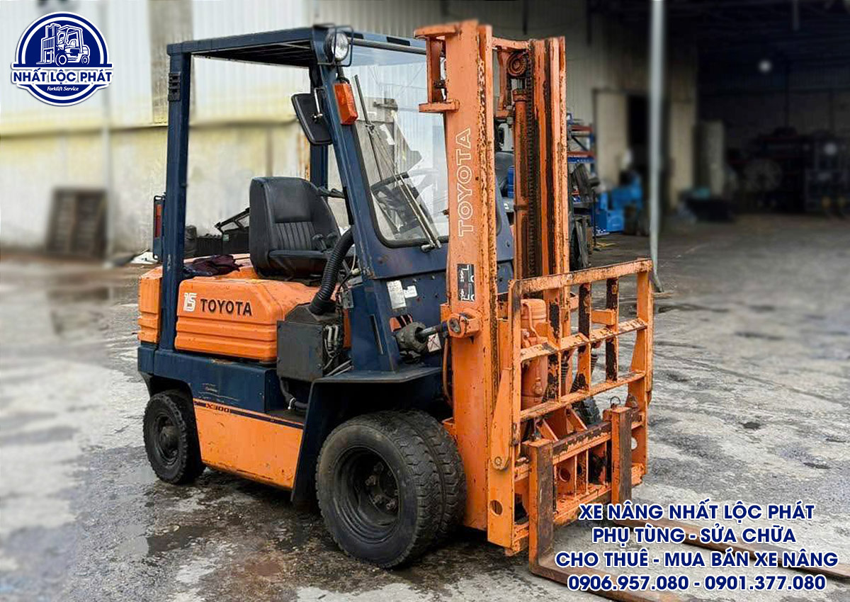 Xe nâng dầu Toyota 5FD15 1.5 tấn