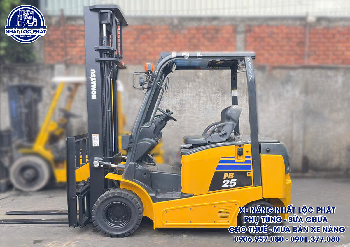 xe nâng điện ngồi lái Komatsu FB25-12 2.5 tấn
