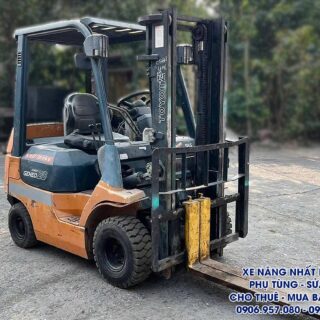 xe nâng dầu Toyota 7FD20 2 tấn