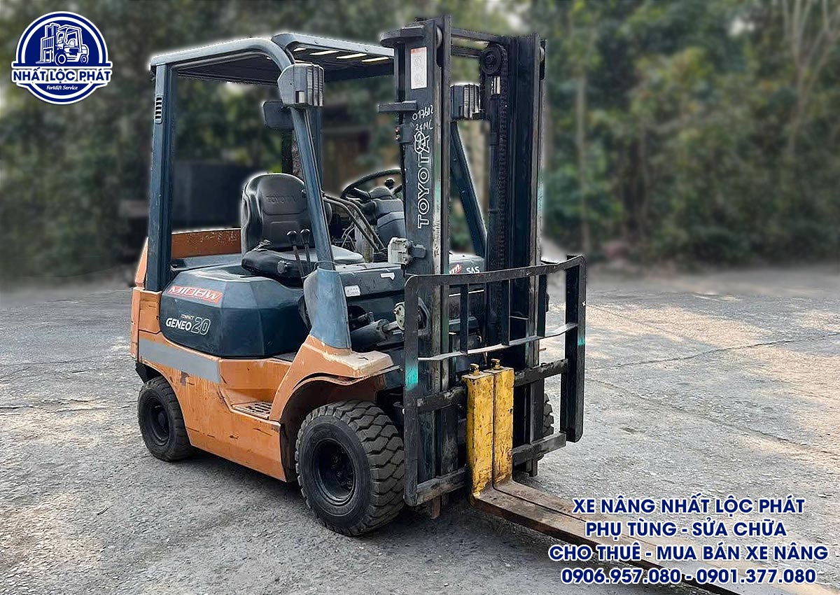 xe nâng dầu Toyota 7FD20 2 tấn