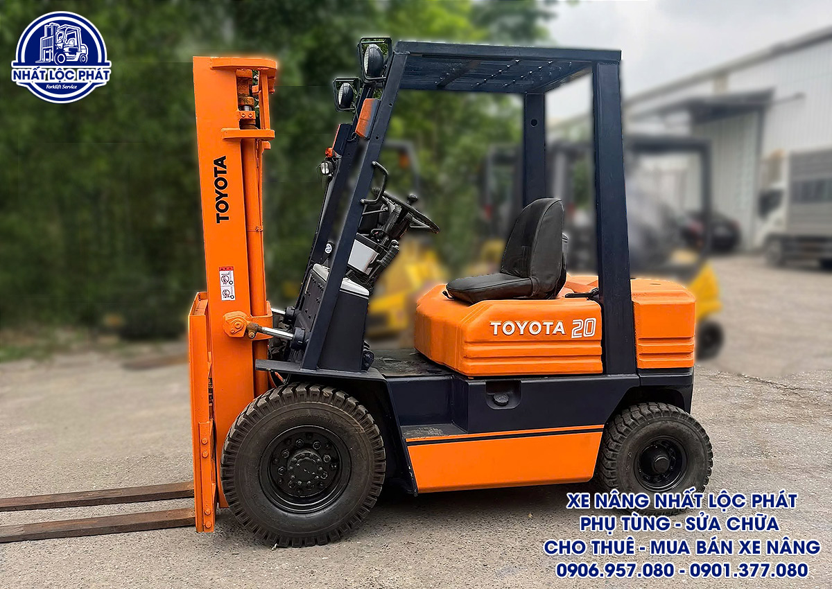xe nâng dầu toyota 5fd20 2 tấn