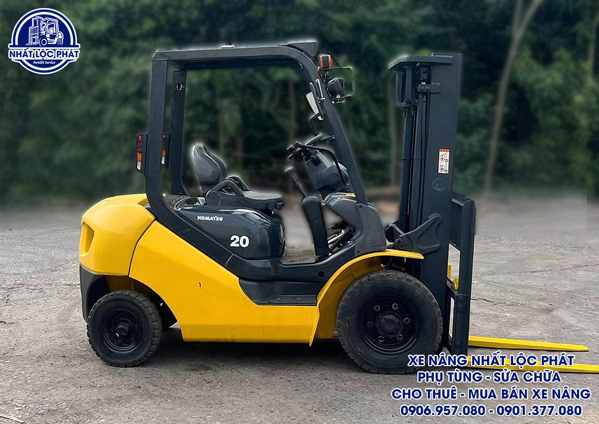 xe nâng dầu komatsu fd20c-17 2 tấn